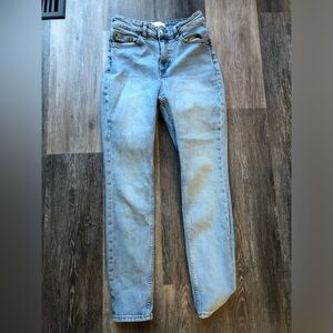 H&M Light Wash Skinny High Waisted Jeans Size 6